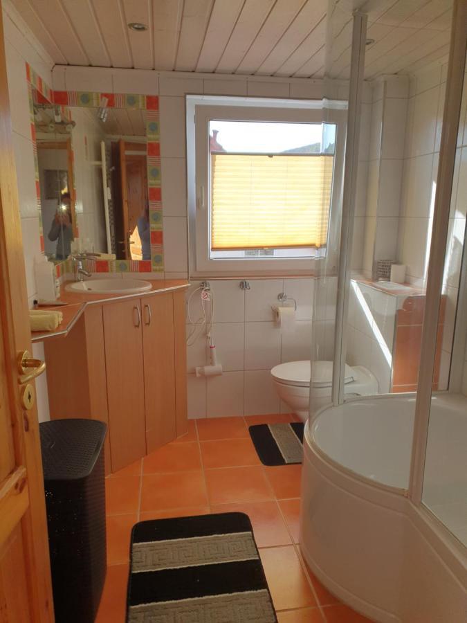 Hotel, Ferienwohnung, Zimmer Bad Driburg Kültér fotó